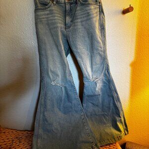 High rise destructed Trumpet Flare jean (aubrey)